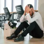 Medarbejder med lav motivation på arbejdspladsen